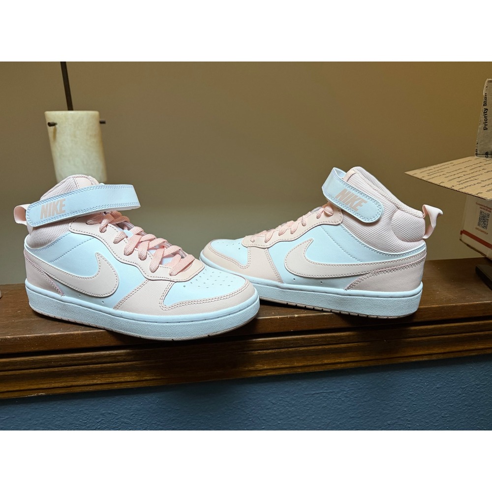 Nike sneakers 6.5 youth - Picture 3 of 5
